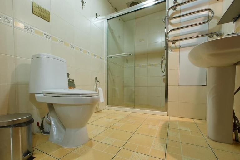 Bathroom 4, Hotel Rial, Vladivostok gorsovet