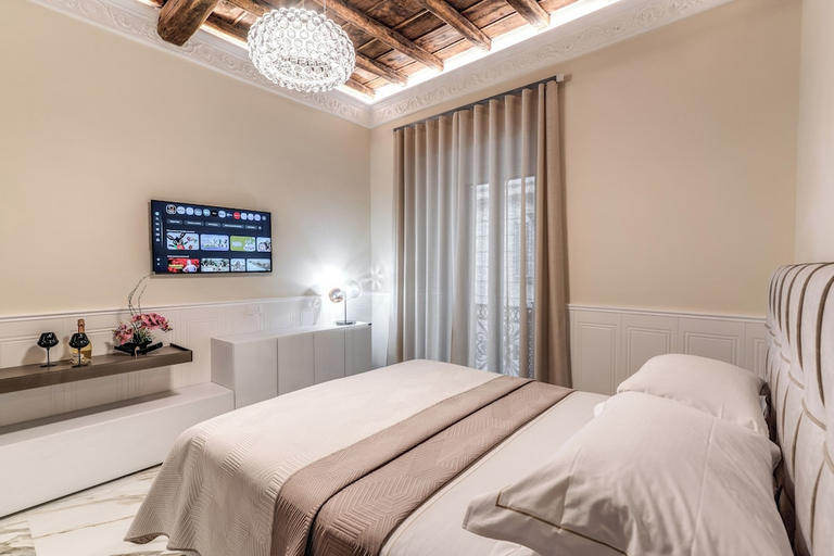 Bedroom 3, Spanish steps Oasis Suites, Rome