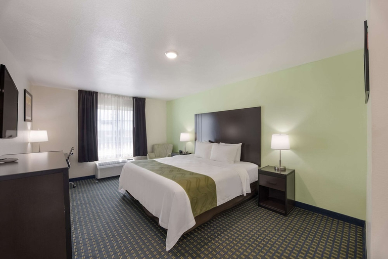Bedroom 3, Quality Inn & Suites Clayton, NM, Union