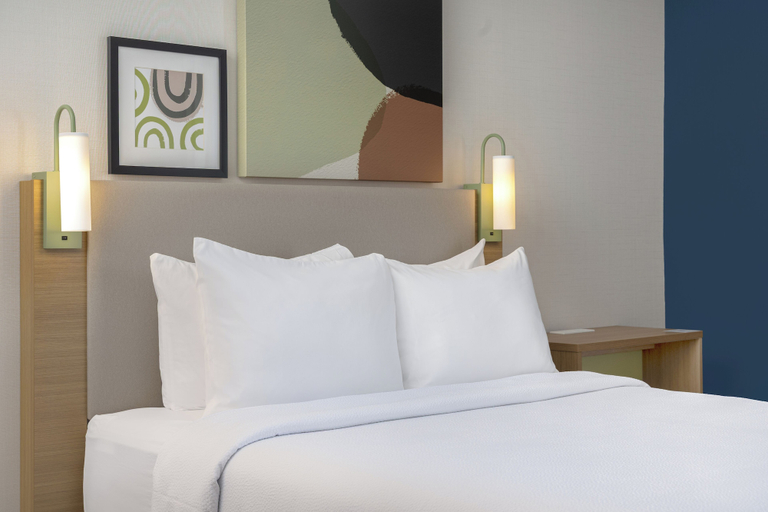 Bedroom 3, Spark by Hilton Toronto Mississauga, Peel