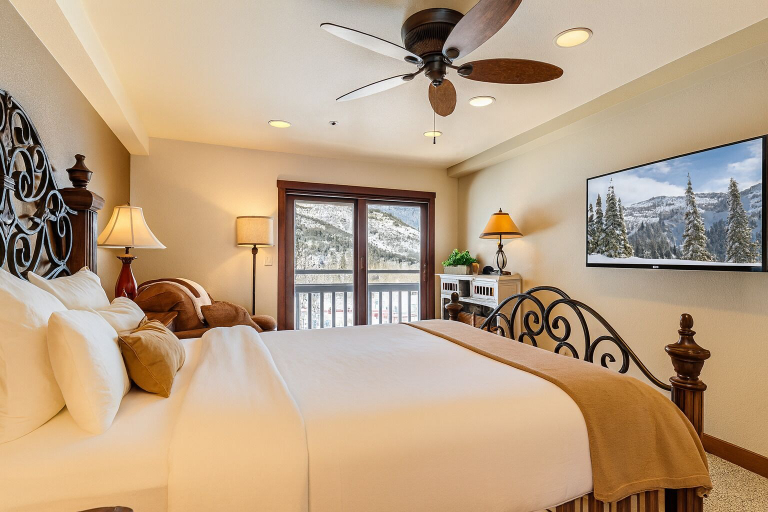 Room 2, Unique Park City Ski Resort Condos, Summit