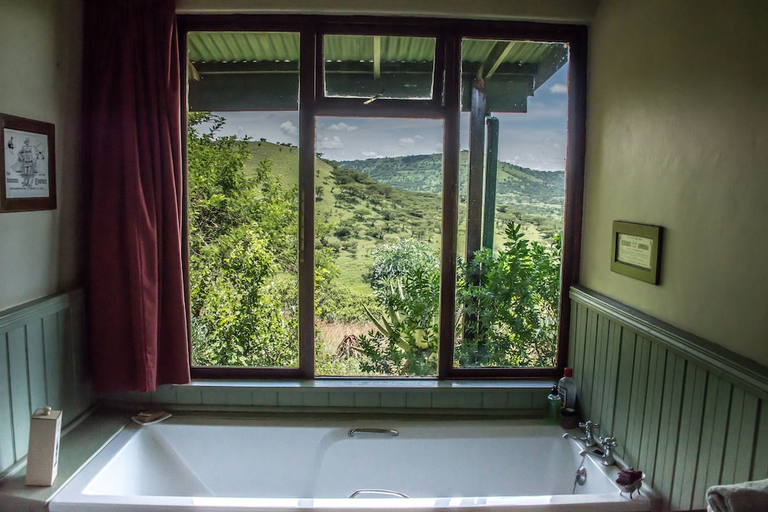 Bathroom 4, Three Tree Hill, Uthukela