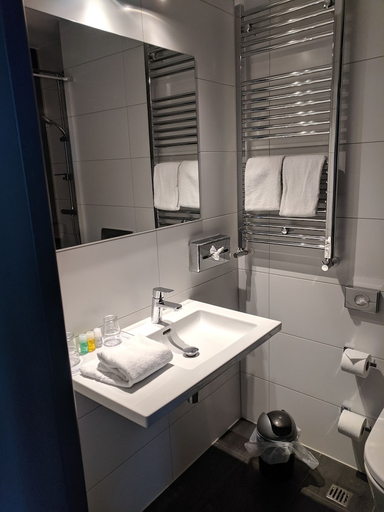 Bathroom 4, Hotel Kaiserhof Landshut, Landshut
