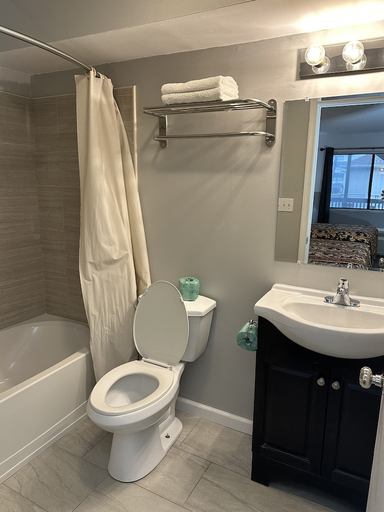 Bathroom 4, Sea Palace Motel, Ocean