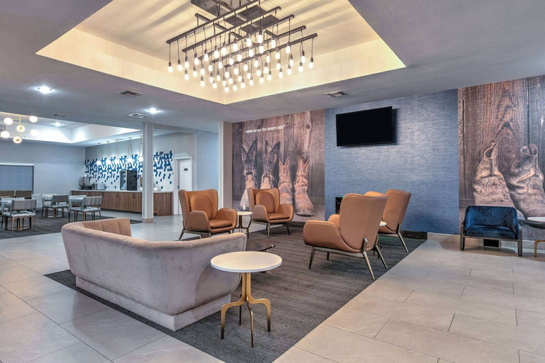 Public Area 3, La Quinta Inn & Suites by Wyndham Decatur, Wise