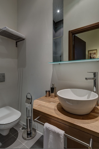 Bathroom 3, No11 Hotel & Apartments, Beyoğlu
