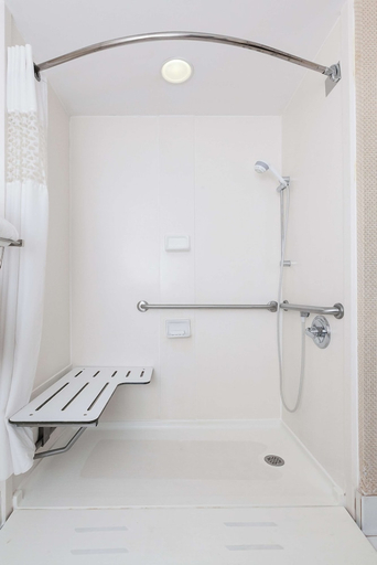 Bathroom 4, Comfort Inn & Suites Mt. Holly - Westampton, Burlington
