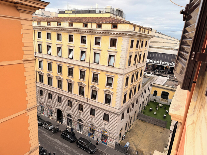 Exterior & Views 2, Concorde, Rome