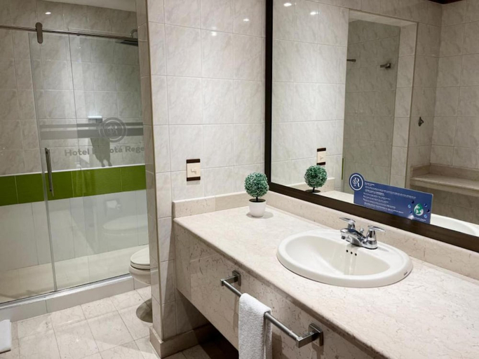 Bathroom 5, Hotel Bogotá Regency Usaquén, Santafé de Bogotá