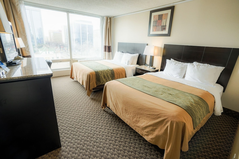 Bedroom 3, Comfort Inn & Suites Downtown Edmonton, Division No. 11