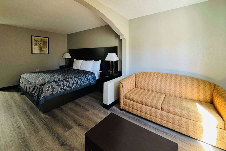 Others 1, Econo Lodge Inn & Suites Centerville, Hickman