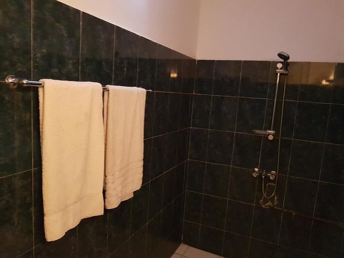 Bathroom, Hotel Acropole, Cotonou