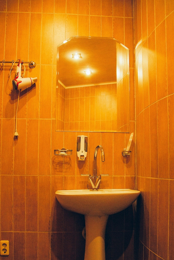 Bathroom 3, Bashnya Hotel, Bryansk