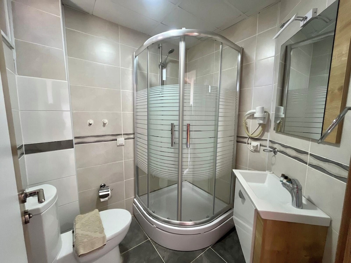 Bathroom 5, Poyraz Konuk Evi, Gökçeada