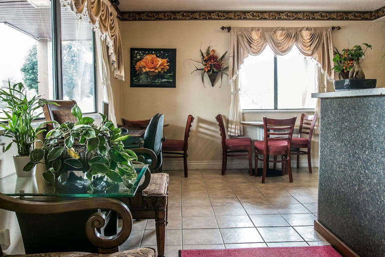 Public Area, Econo Lodge Paw Paw, Van Buren