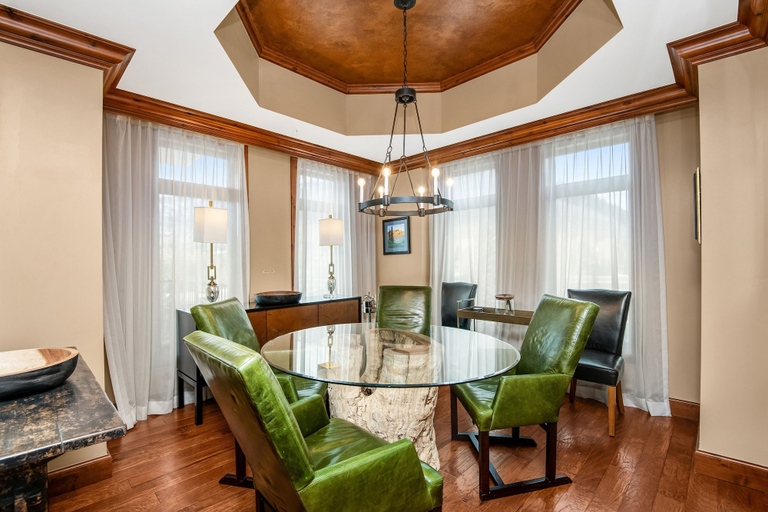 Dining 2, Vail Ski Resort Ritz Carlton Vacation Rentals, Eagle