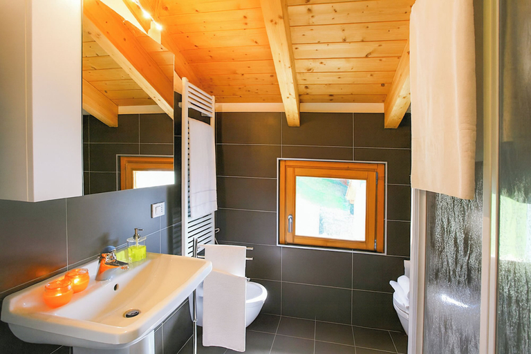 Bathroom, Riva Bellano Margherita 2, Lecco
