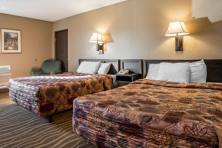 Bedroom 3, Rodeway Inn Cheyenne I-80 East, Laramie