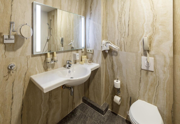 Bathroom 3, Central City Hotel Makhachkala, Makhachkala gorsovet