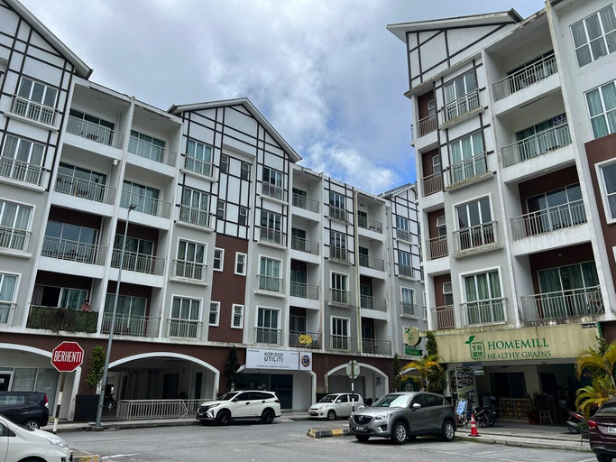 Exterior & Views