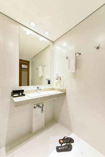 Bathroom 5, Intercity Anápolis, Anápolis