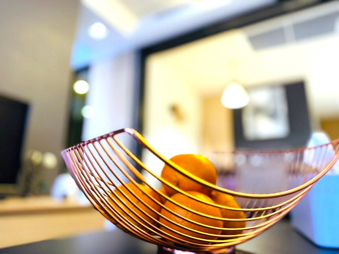 Food & Drinks 4, Sukhumvit Apartments, Khlong Toey