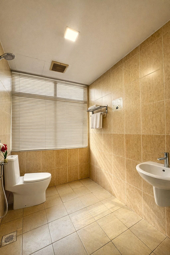 Bathroom 4, Swiss Hotel Kuala Lumpur, Kuala Lumpur