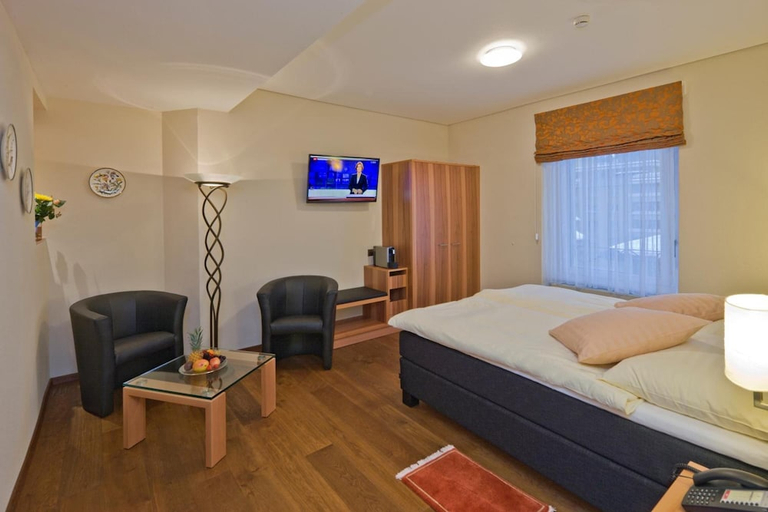 Bedroom 2, Hotel Ambassador Brig, Brig