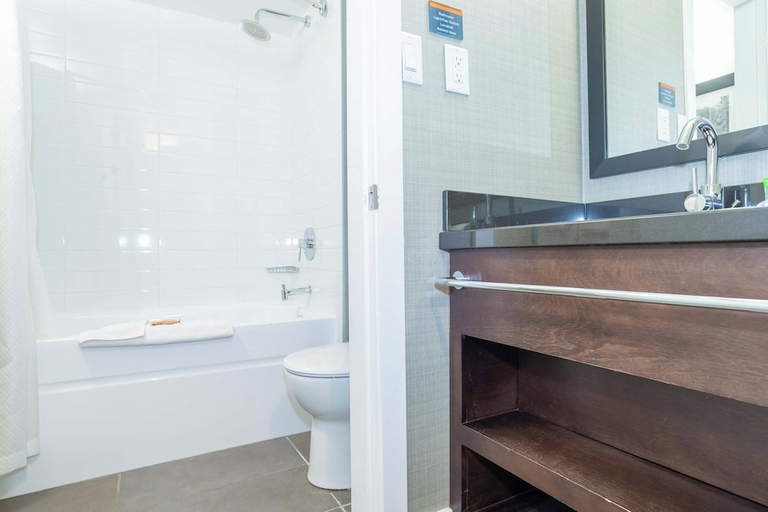 Bathroom 4, Sandman Hotel Vernon, North Okanagan