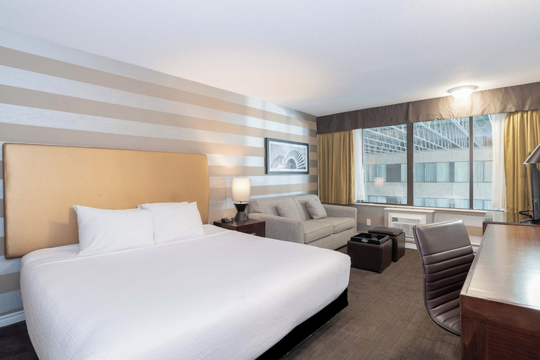 Bedroom 3, Sandman Hotel Penticton, Okanagan-Similkameen