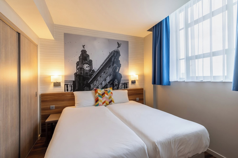 Bedroom 3, Adagio Liverpool City Centre, Sefton