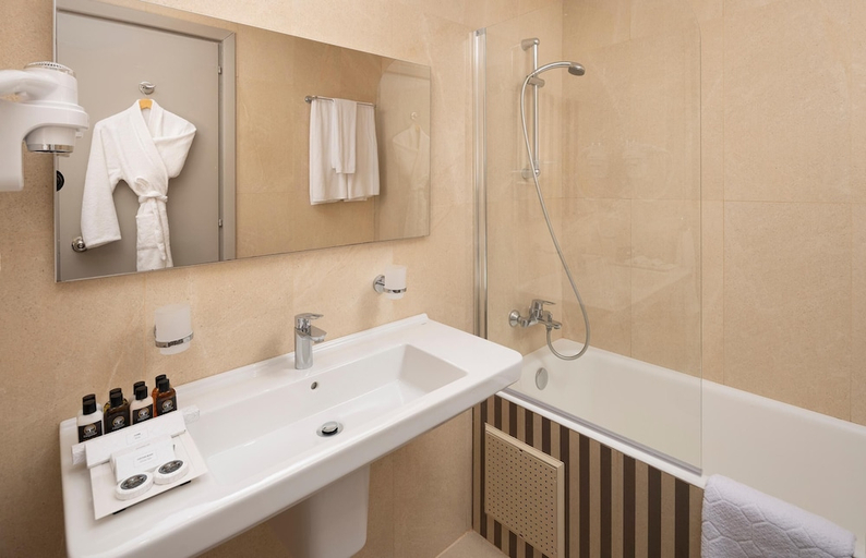 Bathroom 5, Verdi Tunis Beach Resort, La Marsa