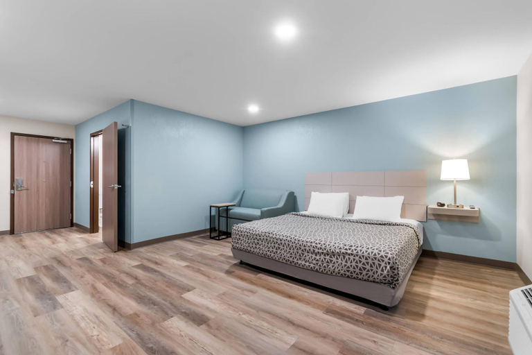 Room 2, Woodspring Suites Harrisburg Carlisle, Cumberland