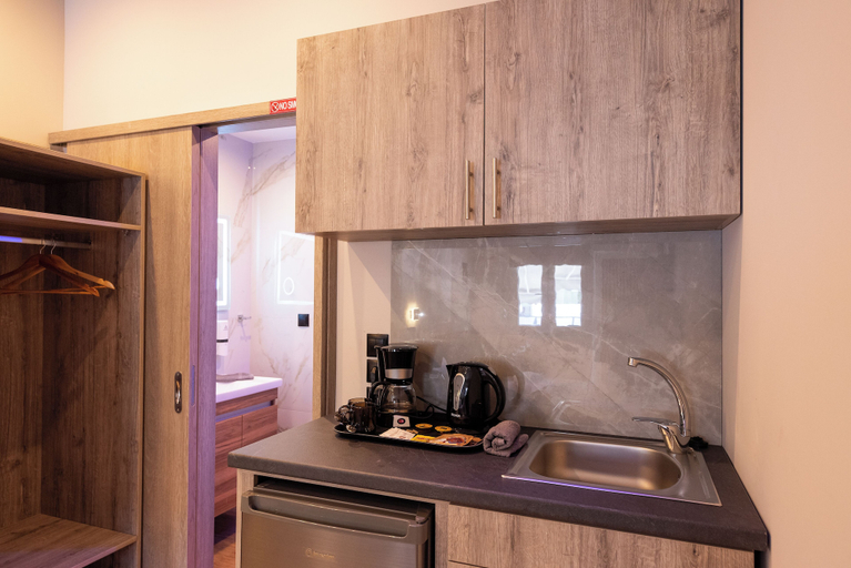 Room 4, Nestel Near Athens Airport, Attica