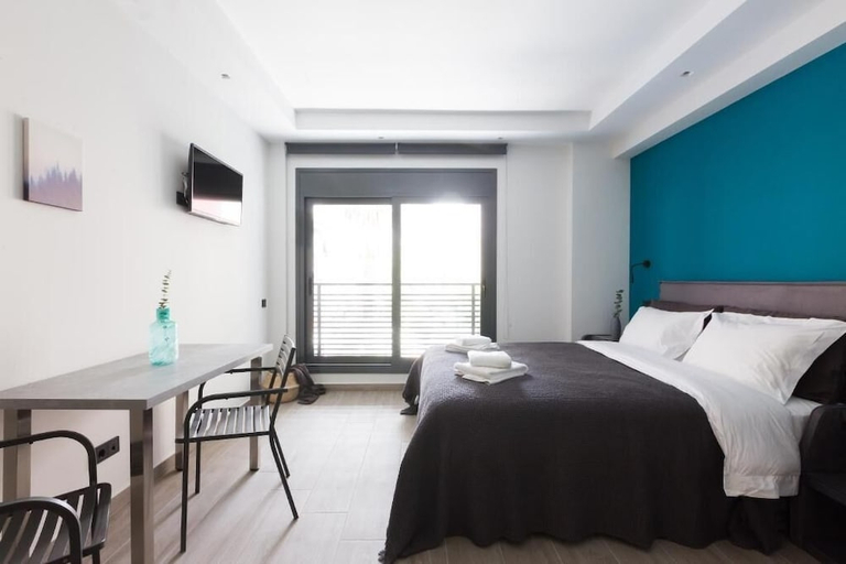 Bedroom 4, 12 Reasons Why Metaxourgeio, Attica