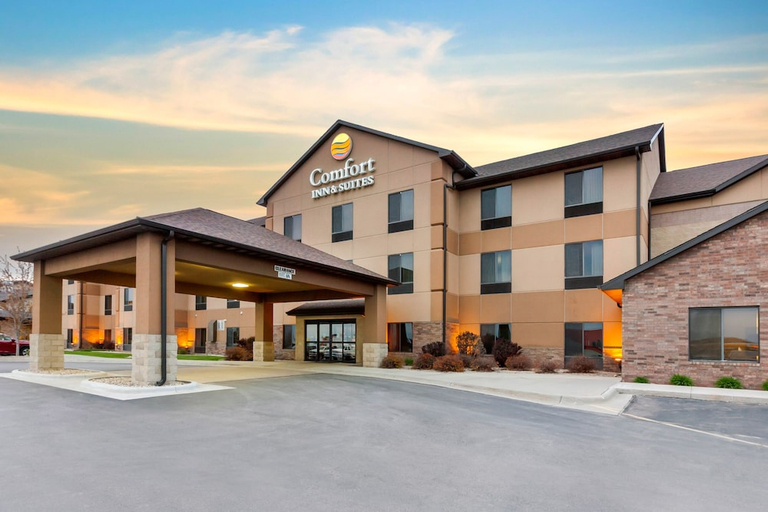 Exterior & Views 1, Comfort Inn & Suites Mitchell I-90, Davison