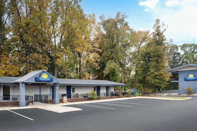Exterior & Views 2, Days Inn by Wyndham Salisbury, NC, Rowan