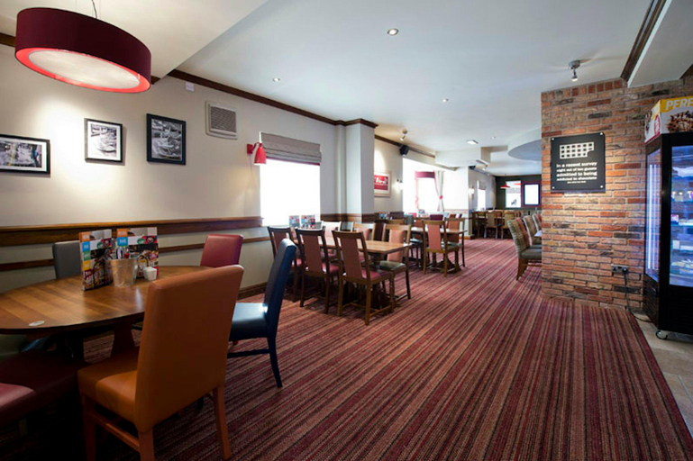 Food & Drinks 4, Premier Inn Wigan - M6 J25, Wigan