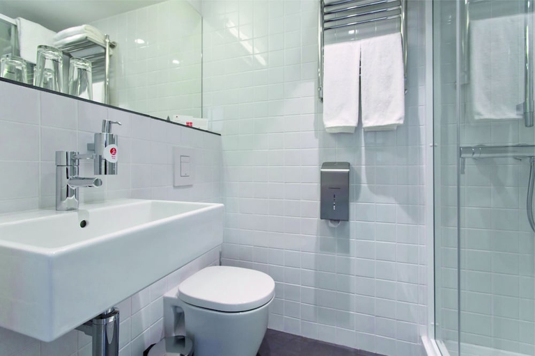 Bathroom 4, Azimut Hotel Vladivostok, Vladivostok gorsovet