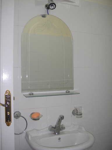 Bathroom 4, Cleopatra Hotel Luxor, Luxor