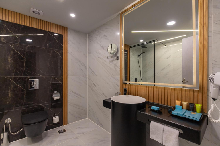 Bathroom 4, Hurghada Long Beach Resort, Safaja