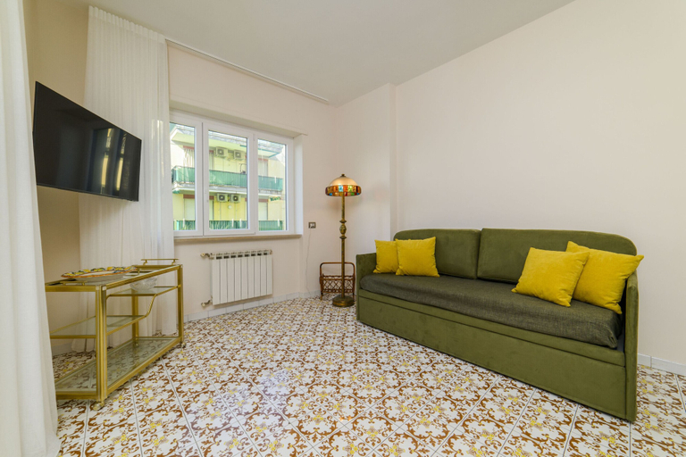 Living room 5, Estate4home - Casa Anna 1944, Napoli