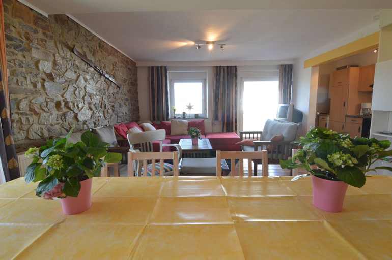Food & Drinks, Apartment in Halenfeld-Amel with Terrace, Liège
