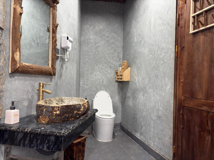 Bathroom 2, Loop Eco Stone House Ha Giang, Hà Giang
