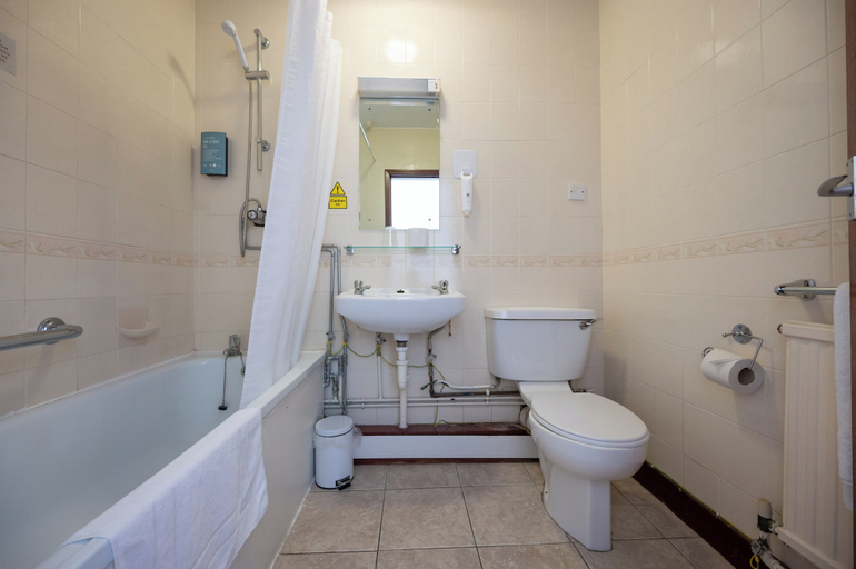 Bathroom 5, Wellow Hotel, Lincolnshire