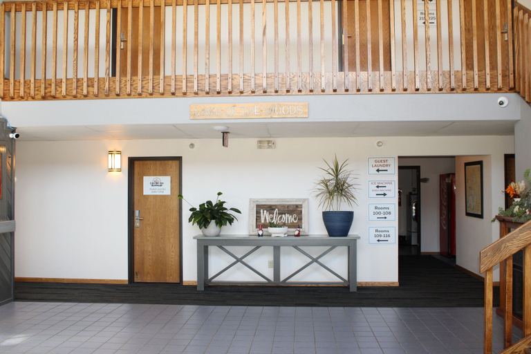Lobby 4, Can Am Inn, Roseau