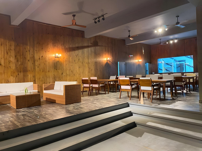 Food & Drinks 4, Mazarine Surf Suites, Dickwella