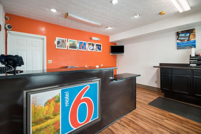Public Area 2, Motel 6 Parkersburg, WV, Wood