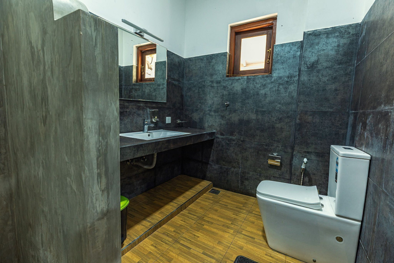 Bathroom 3, Villa Talpe 5 Bedrooms & Massage Pool, Habaraduwa