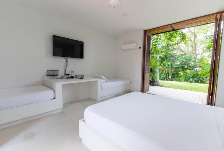 Room 5, w Amazing 4BR Villa w Pool at Mesa de Yeguas, Anapoima
